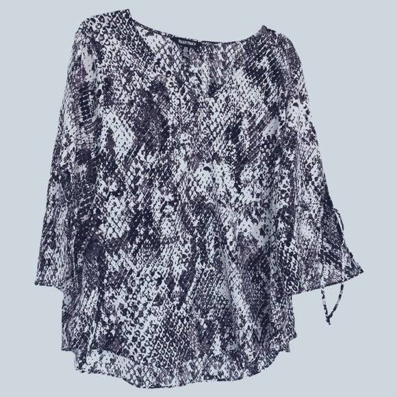 Ellen Tracy Bell Sleeves Animal Print Blouse Size Xl - Picture 1 of 7